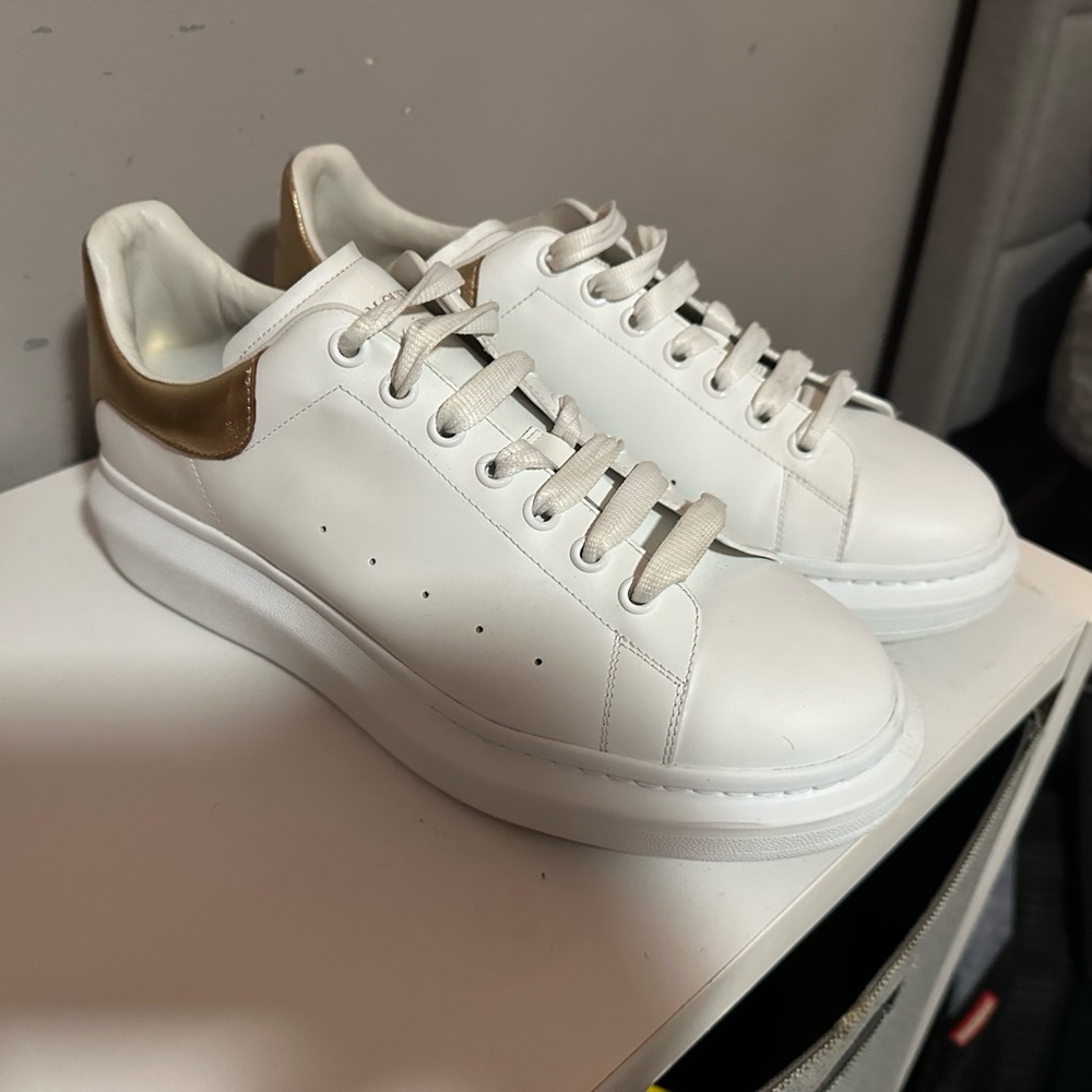 Alexander mcqueens. Size 13 only worn once. in really good condition